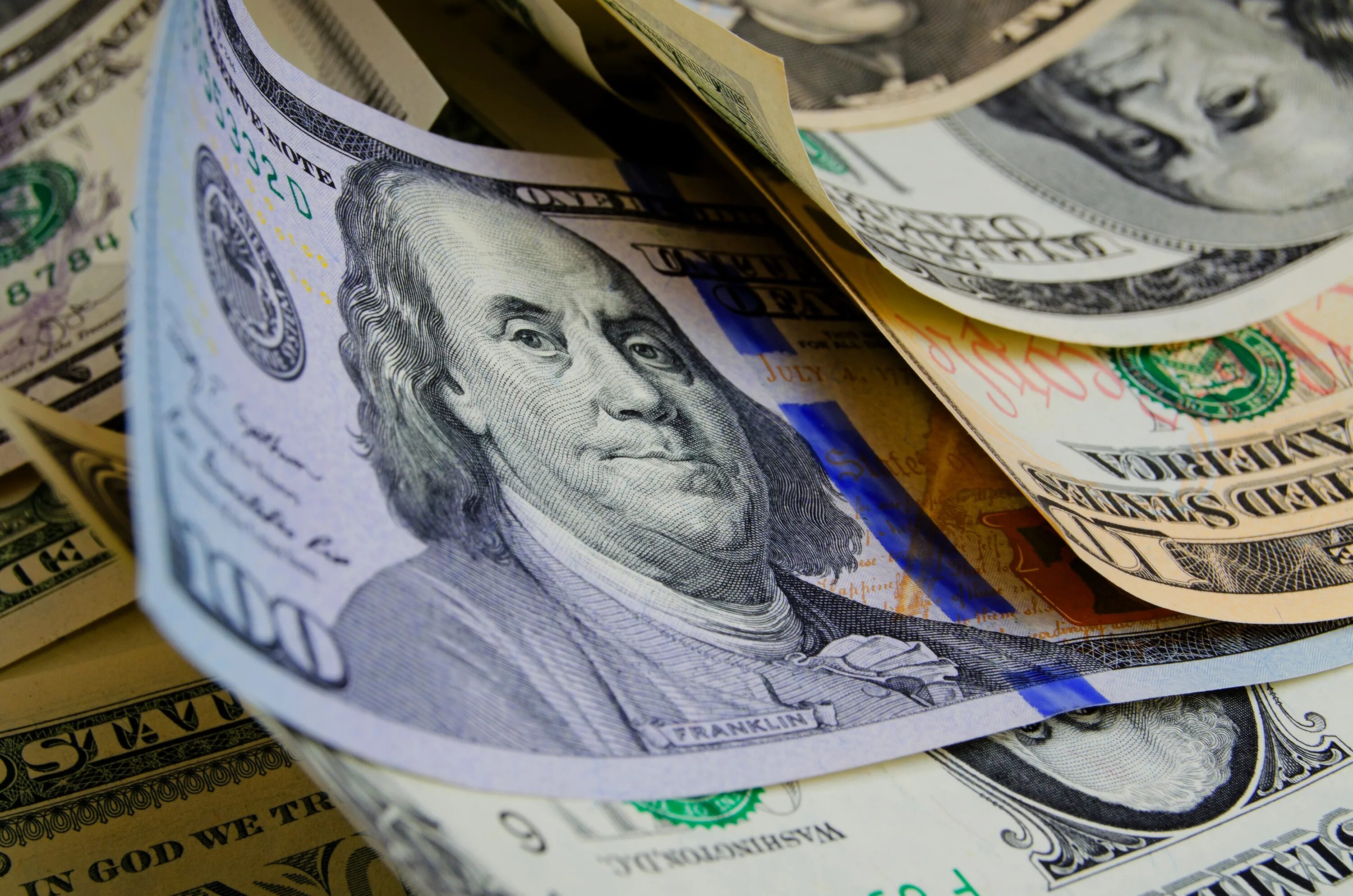 Бенджамин Франклин на 100 долларах. Доллар фото. Обои доллары. Деньги США. Валюта доллар вон