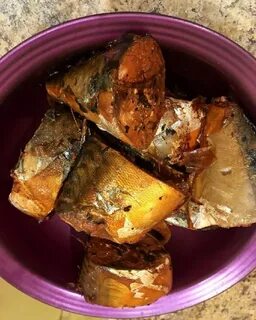 Скумбрия копченая в луковой шелухе и чайной