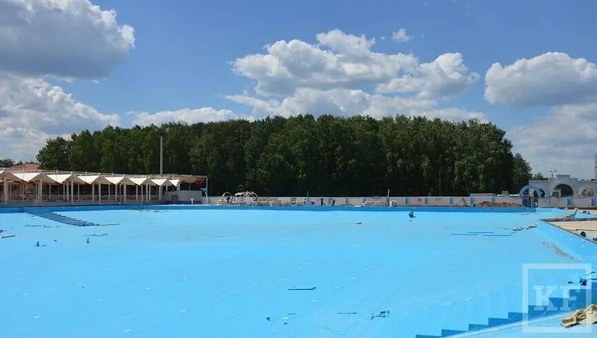 Загородный клуб утрау республика татарстан. Казань аквапарк ривьера зимой. Пляж ривьера казань. Бассейн под открытым небом новокузнецк. Открытый бассейн в азнакаево.