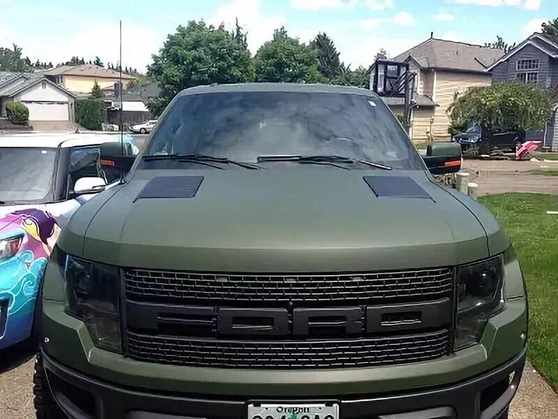 Ваз 2107 раптор хаки. Краска зеленая хаки. Краска зеленая хаки. Ford focus 2 raptor u-pol. Мерседес 220 кузов цвет хаки матовый.