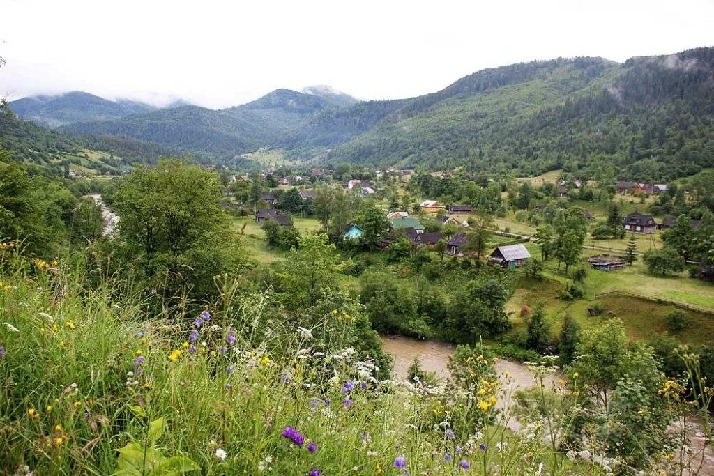 Плотинное бахчисарайский. Село Плотинное Бахчисарайский район. Голубинка Бахчисарайский район. Село аромат Крым Бахчисарайский район. Село зеленое Бахчисарайский район.