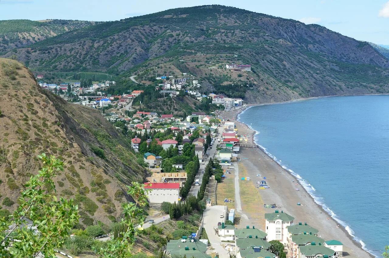 Поселки на берегу крыма. Отель династия крым орджоникидзе. Посёлок рыбачье крым. Пляж поселка кацивели. Симеиз.