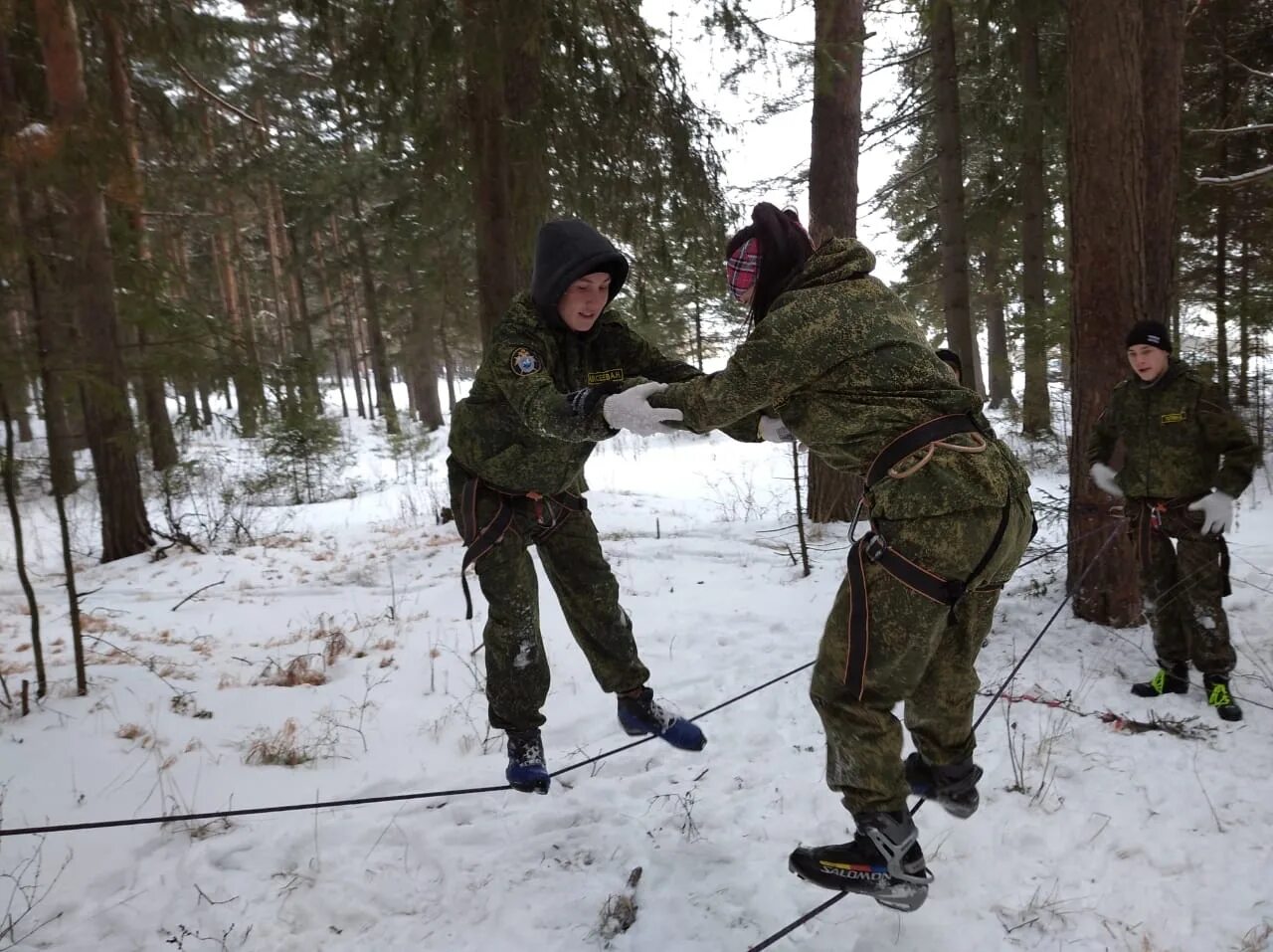 Озарила зарницу. Штурм Зарница. Команды школьников на Зарнице. СКР Зарница. Зарница кадеты.