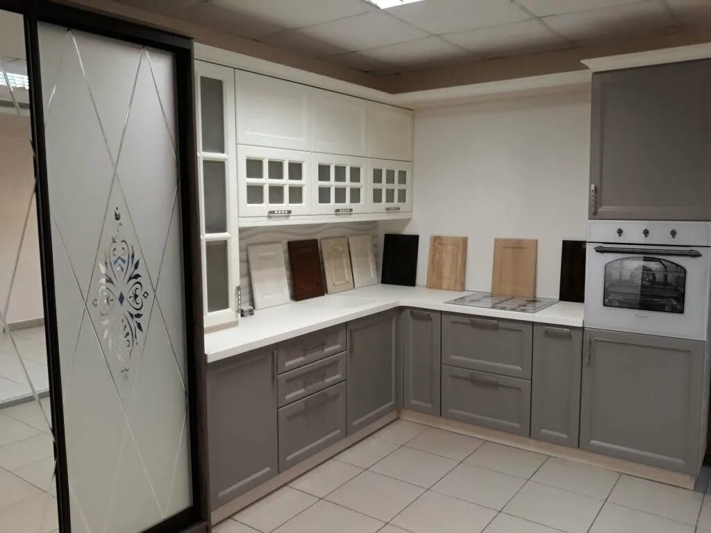 Кухонный гарнитур черно красный. Авито работа кухонным работником йошкар ола. Кухонный гарнитур б у за 5000. Кухни йошкар-ола. Авито работа кухонным работником йошкар ола.