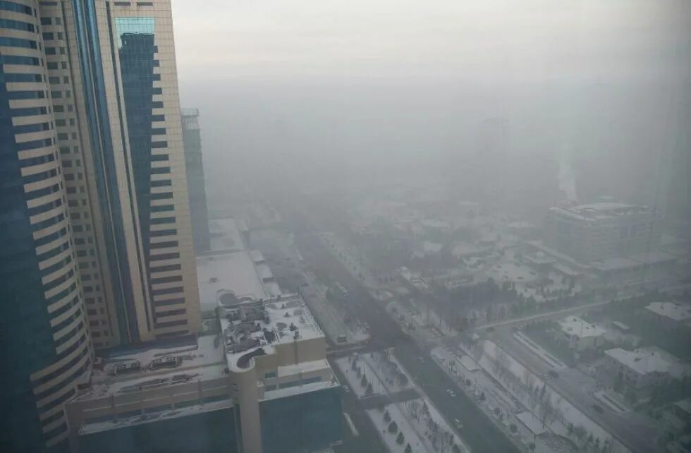 Воздух астана. Астана смог. Нурсултан смог. Астана туман. Астана смог над городом.