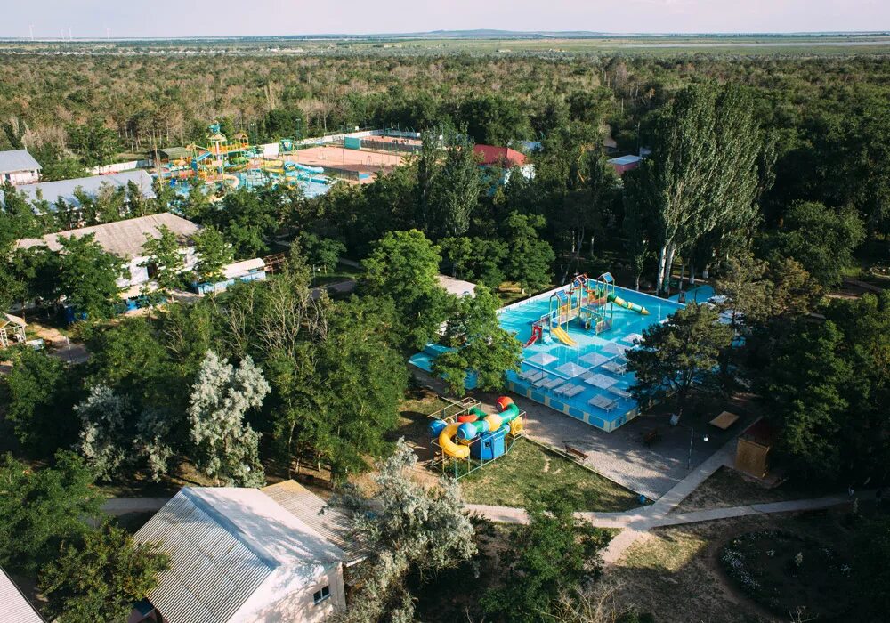 Сайт пансионата азовский. Крым песочное пансионат Азовский. Курортный комплекс Азовский Керчь. Крым Керчь пансионат Азовский. Пансионат Азовский Щелкино.