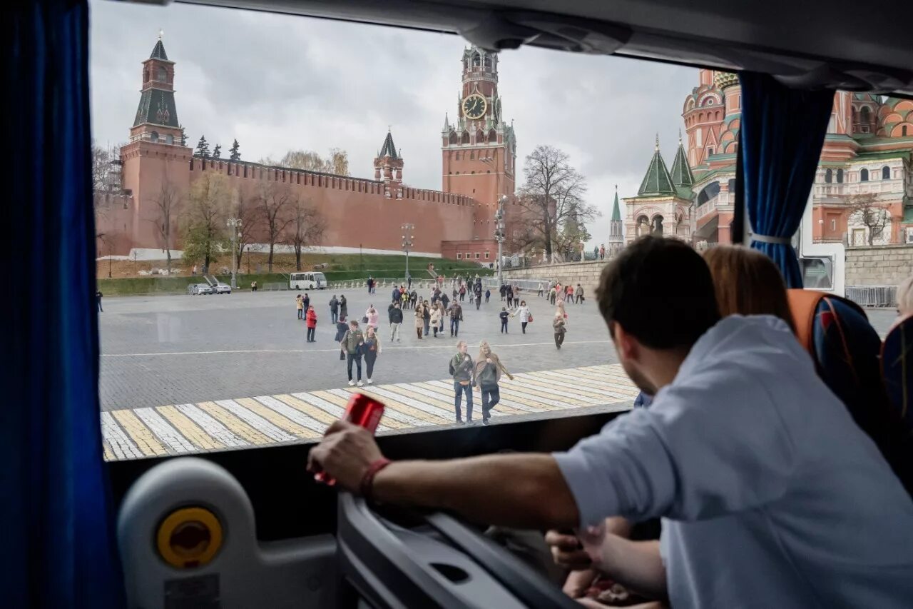 Экскурсии по Москве. Автобусная экскурсия Москва. Экскурсионный автобус по Москве. Обзорная автобусная экскурсия по Москве. Автобусные экскурсии по москве от красной