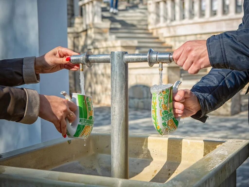 Железноводск Минеральные воды. Славяновский бювет. Трубы с водой Ставропольский край. Выпуск про минеральную воду ведущий. Минеральные воды закрыт