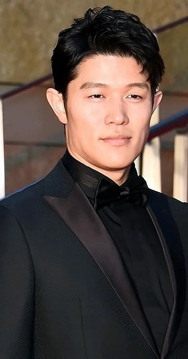 Актёры из токио. Урсула корберо бумажный дом. Кэйитиро сайто актер. Акинобу синояма. Хироки хасэгава.