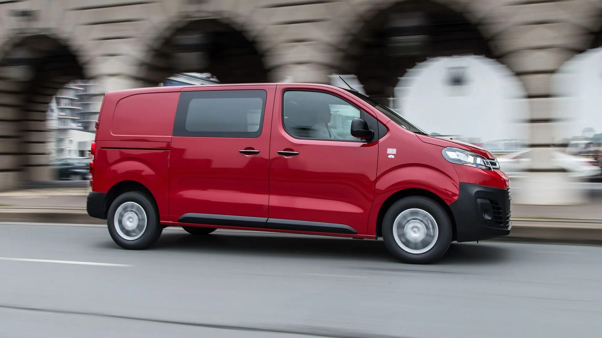 Citroen jumpy l2 фургон. Citroen jumpy грузопассажирский. Ситроен л. Citroen jumpy 2019. Citroen jumpy фургон 2018.