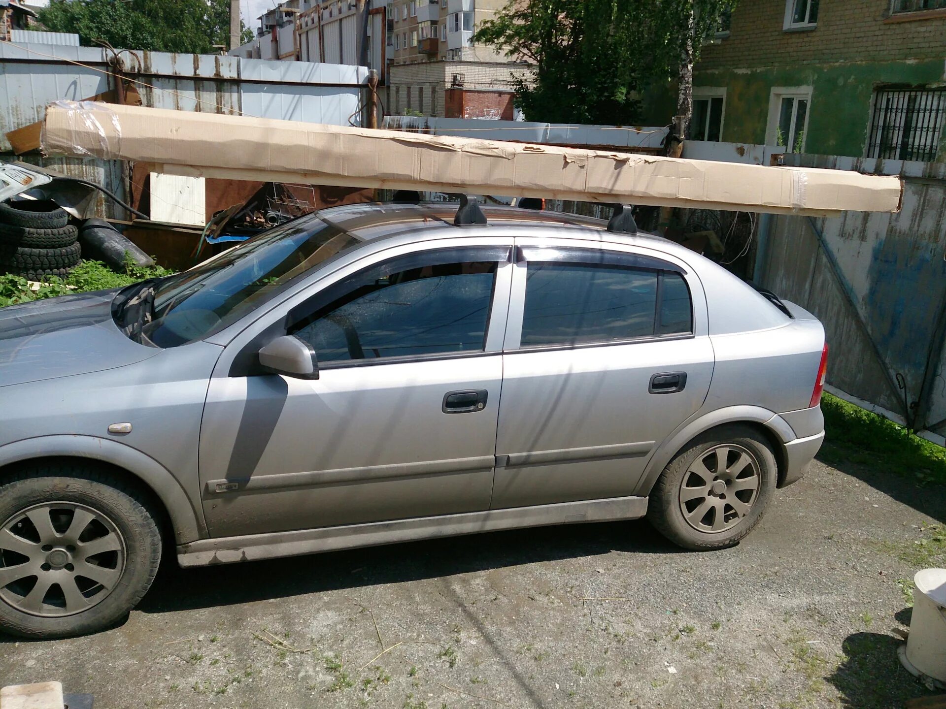 Опель Вектра 2003 багажник на крышу. Багажник на крышу автомобиля Opel Astra g.