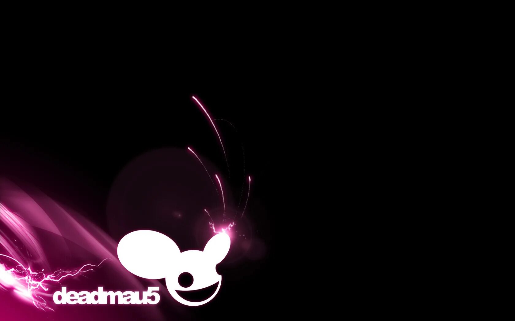 Мышонок в темноте. Deadmau5 2025. deadmau5 обои. мышь в темноте.