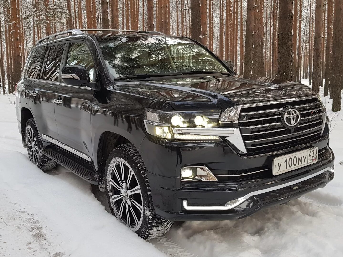 Тойота ленд Крузер 200 черный 2018. Тойота ленд Крузер 200 2015 черный. Toyota Land Cruiser 200 зима. Колеса Toyota Land Cruiser 200 2015