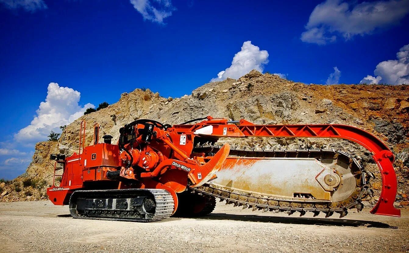 Удивляет техника. Пожарный танк на базе т-34. Либхер 9250. Terex rh400. Terex o&k rh 400.