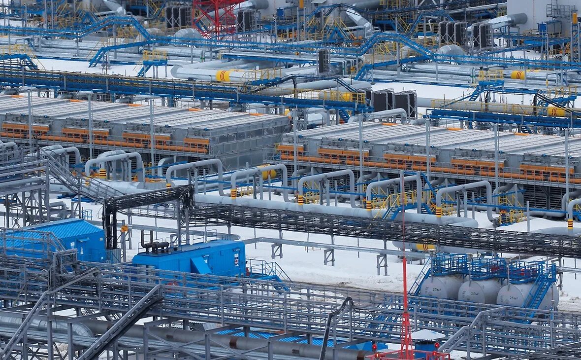 Вахтовый посёлок бованенково. Газовые месторождения в польше. Бованенковское нефтегазоконденсатное месторождение аэропорт. Бованенковское месторождение на ямале. Ямал мыс харасавэй.