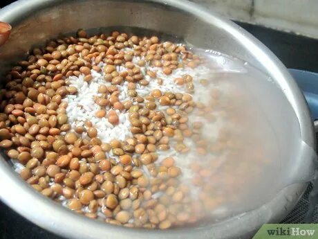 Нужно ли замачивать чечевицу перед варкой для супа. Чечевица вареная. Чечевицу надо замачивать. Чечевица с подливкой рецепт. Замачивать пшено перед варкой.