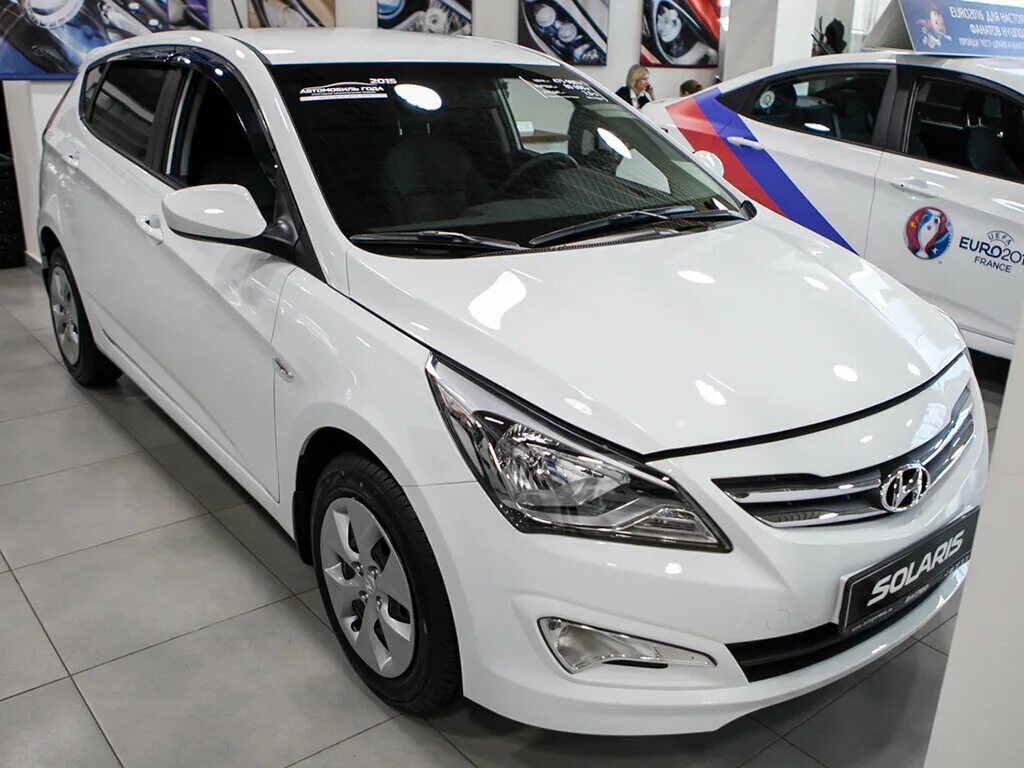 Хендай солярис 2015 1.6. Hyundai Solaris 2016. Хендай Солярис 2016. Хендай Солярис 2016 белый. Хендай Солярис белый хэтчбек 2016.