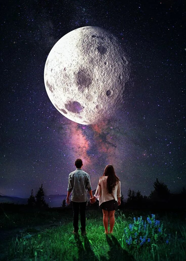 Moon people. Человек полумесяц. Moon people. Moon people. Зеленый человечек с луной держится.