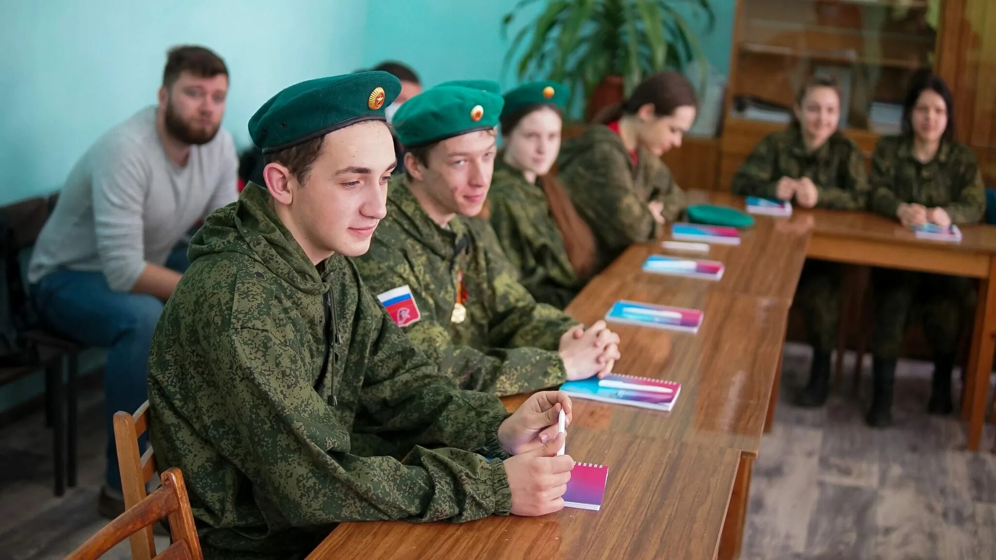 Азовская школа Джанкойский район. Майская школа Джанкойский район. МОУ Крымская школа Джанкойского района. МОУ Азовская школа гимназия имени Николая Саввы.