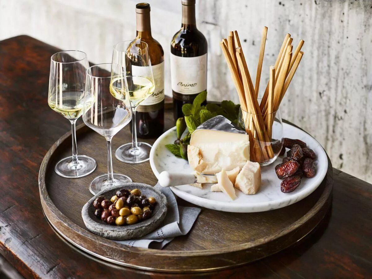 Pin on ღ It's my party ღ Wine recipes, Wedding food, Wine and cheese party