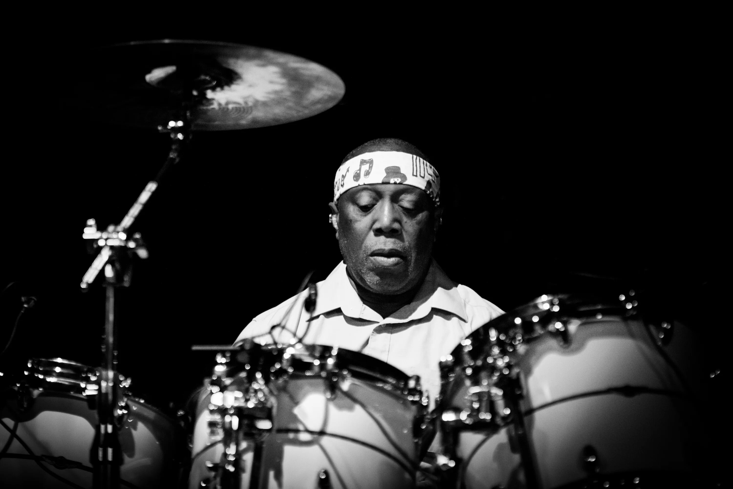 Billy cobham. Билли Кобэм барабанщик. Билли Кобэм барабанщик картина. Billy Cobham в молодости.