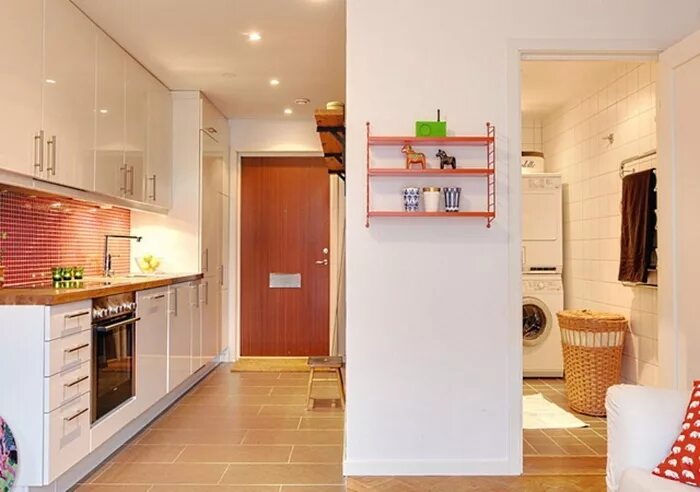 Кухня гостиная прихожая. Кухня-прихожая планировка. Кухня рядом с коридором. Кухня объединенная с коридором. Кухня-прихожая планировка.