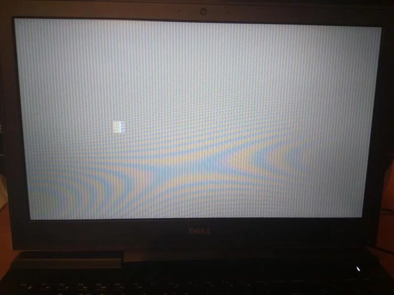 Почему экран стал серым. Белая полоска на экране ноутбука. Белые полосы на мониторе ноутбука. Полоски на матрице ноутбука. Вертикальные полосы на экране ноутбука.