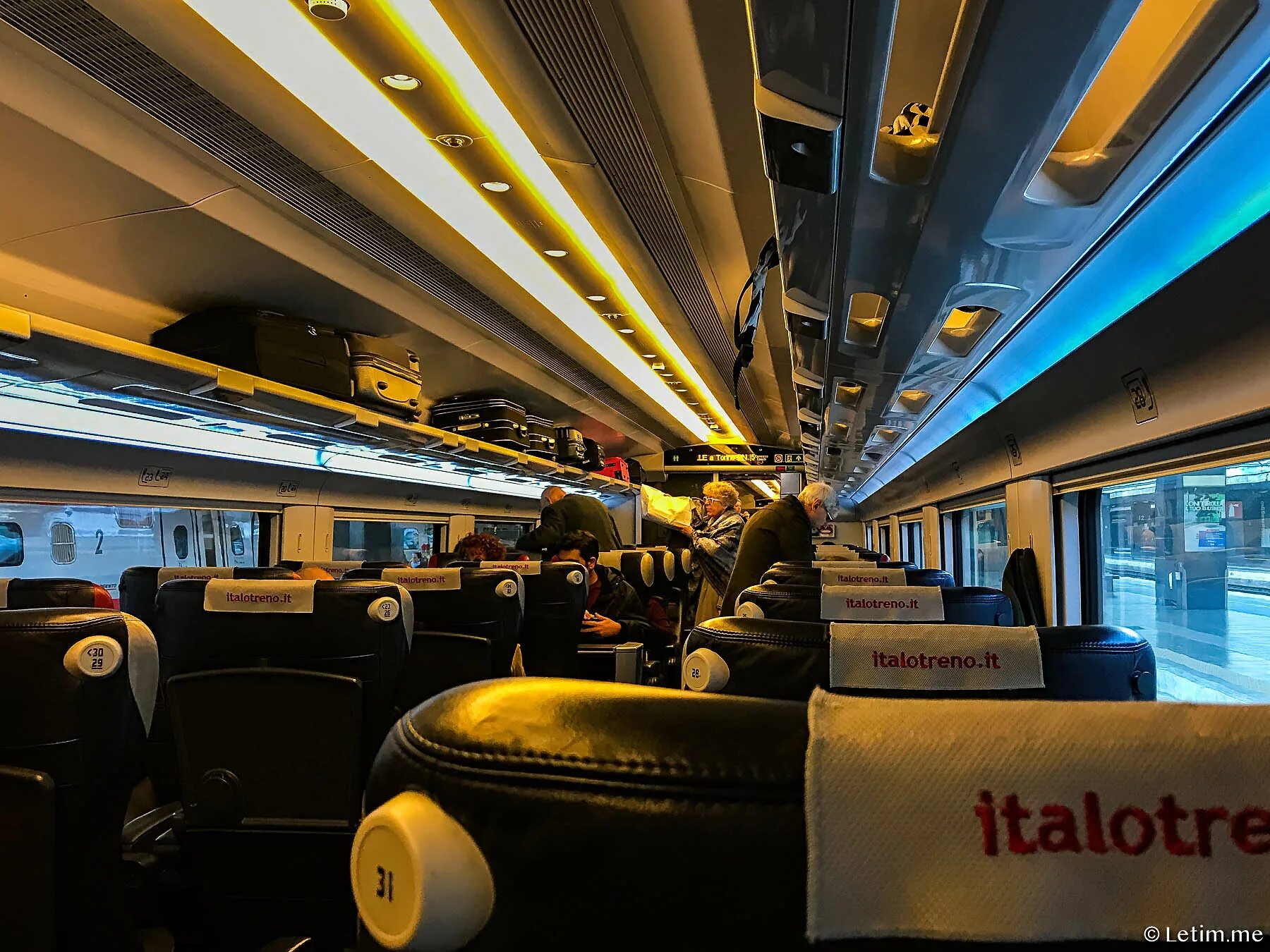 Italotreno. Поезд Рим Флоренция. Поезд итало внутри. Из Рима во Флоренцию на поезде.