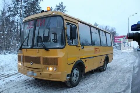 Автобус вез