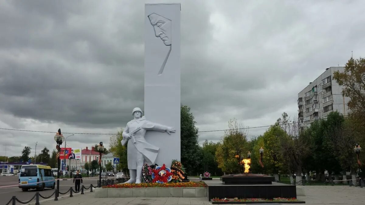 Орехово зуево курская область. Орехово-зуево вечный огонь. памятник в орехово-зуево вечный огонь. орехово-зуево достопримечательности. достопримечательности города орехово-зуево.