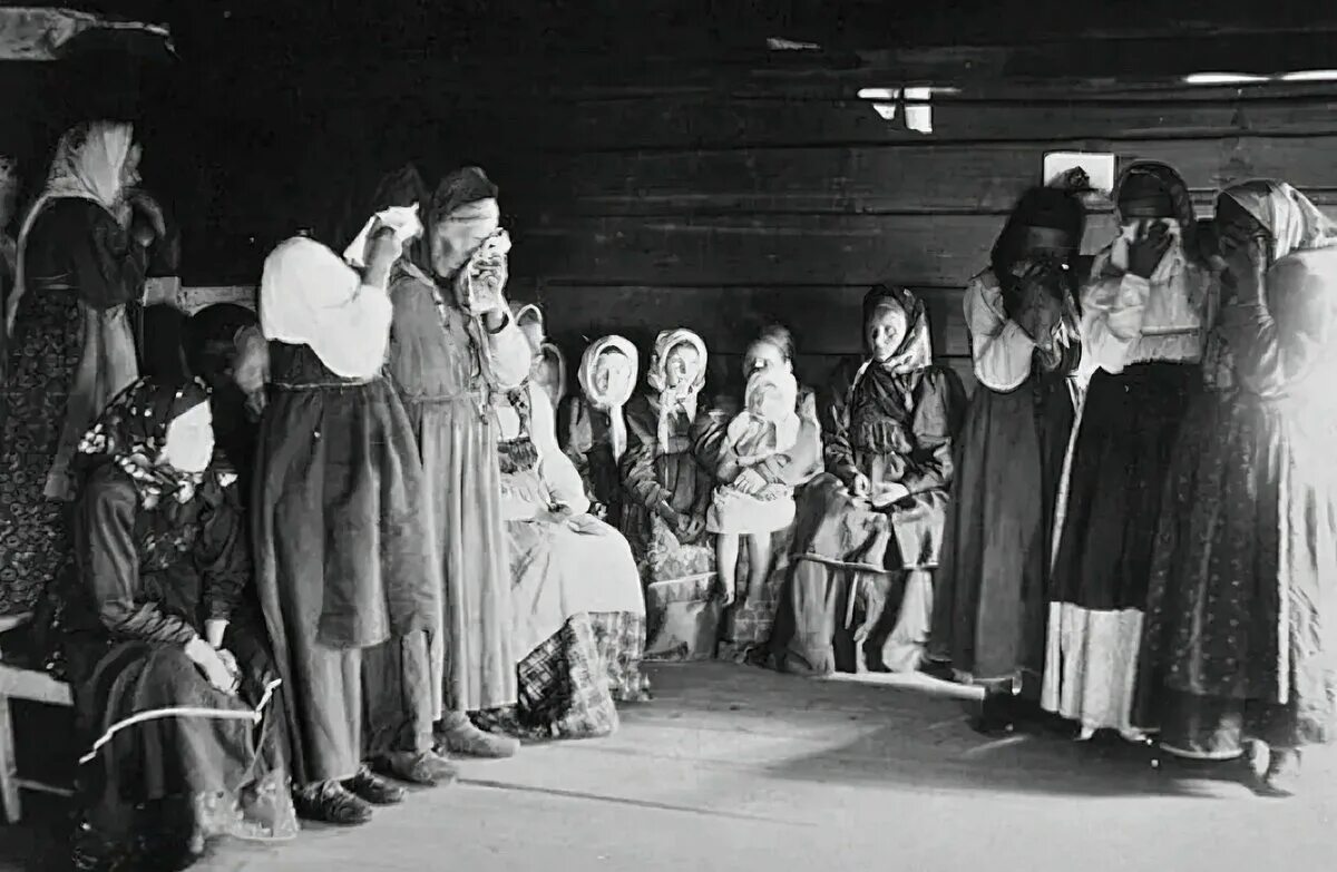 Похоронная песня. Старообрядцы 17 века рисунок. Плачи причитания обрядовые песни. Похоронные причитания. Похоронные песни.