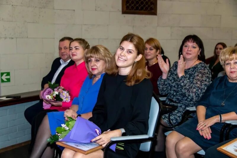 Истра учителя. Центры educare. Новосибирск нгту истр. Владимир александрович лицей истра. Школа чехова истра учителя.