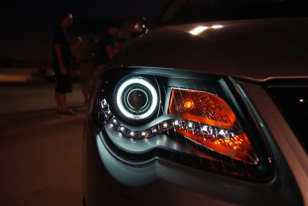 Фара б6 купить. Фары Пассат б6 Devil Eyes. Volkswagen Passat b6 фары led. Диодная оптика Passat b6. Оранжевые габариты Пассат б6.