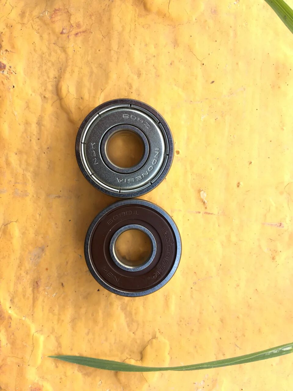 Подшипник моторчика печки приора. Втулка моторчика печки ваз 2110. Паджеро 4 как смазать подшипник печки. Подшипник моторчика печки приора. Подшипник печки.