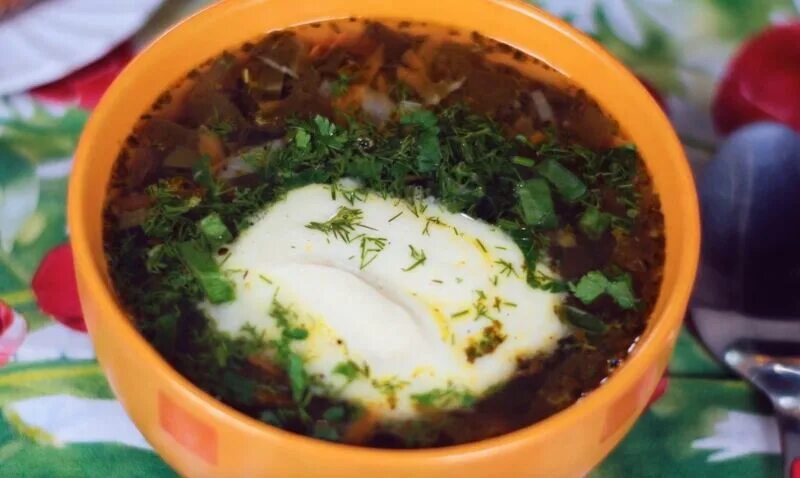 Борщ с щавелем и яйцом без мяса