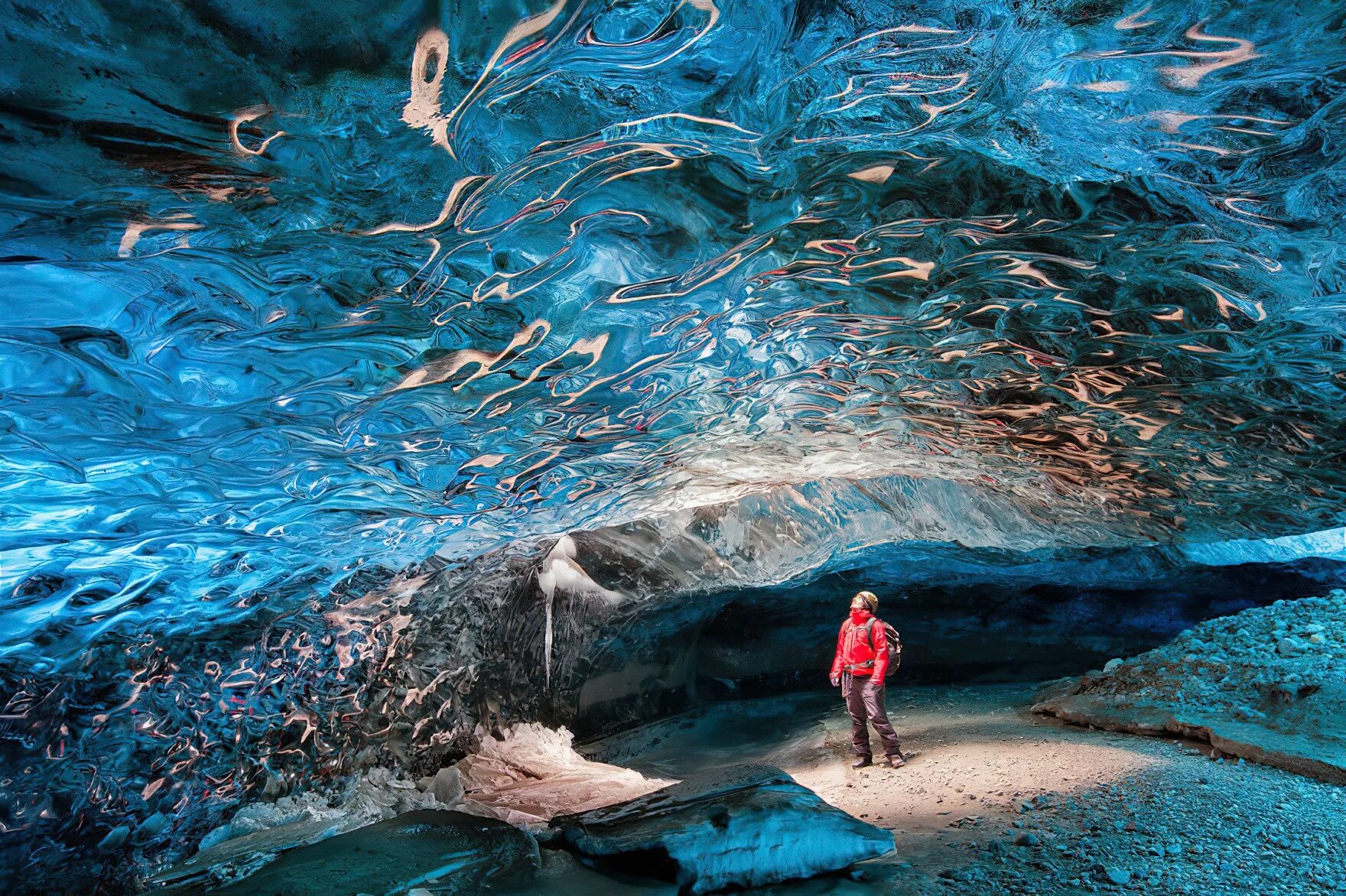 Невероятные картинки. Ледяные пещеры. Невероятные фотографии. Нереальные фото.