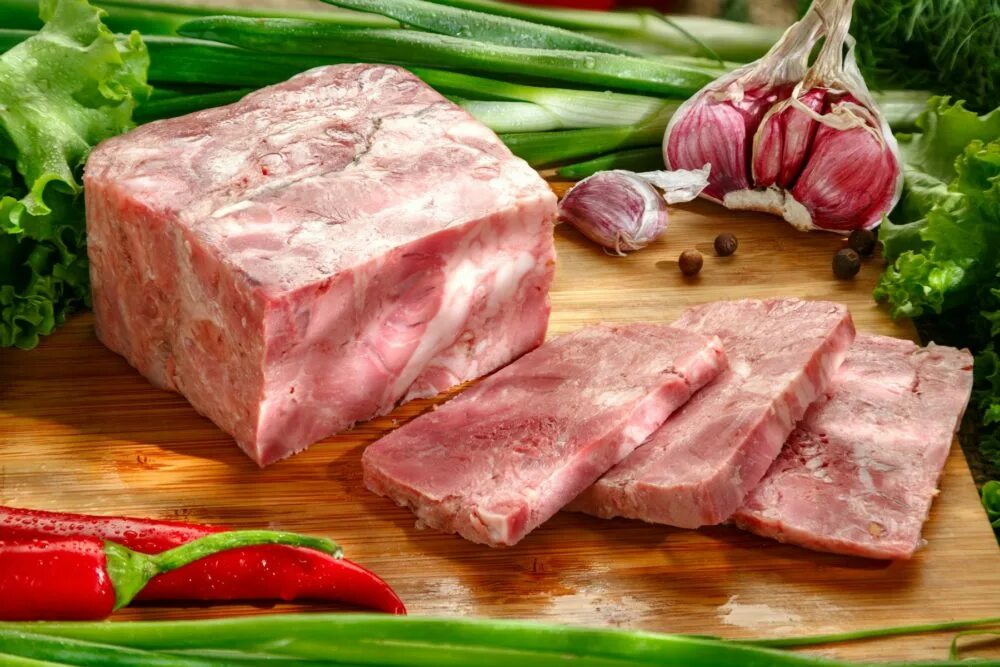 Как сделать прессованное мясо из головы. Мясо свиных голов прессованное. свинина прессованная. прессованное мясо. из свиных голов прессованное мясо.