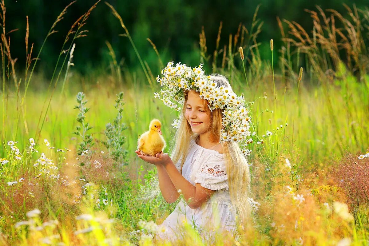девочка пушистая. красота человека. девочка лето. девочка лето. лето девочка июля.