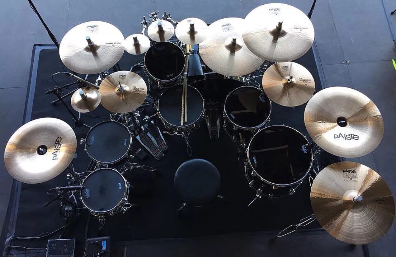 Звонкий барабан. Paiste 103. Drum Set. Кольцевой барабан. DW Drum Kit.