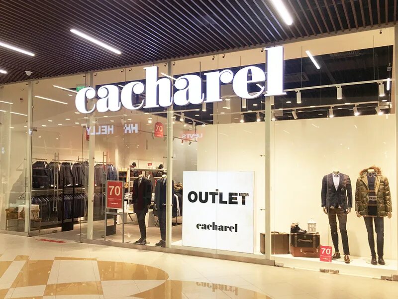 Аутлет орджоникидзе магазины. Аутлет орджоникидзе 11. Аутлет москва орджоникидзе 11. Дисконт-центр орджоникидзе 11. Дисконт центр на орджоникидзе в москве.