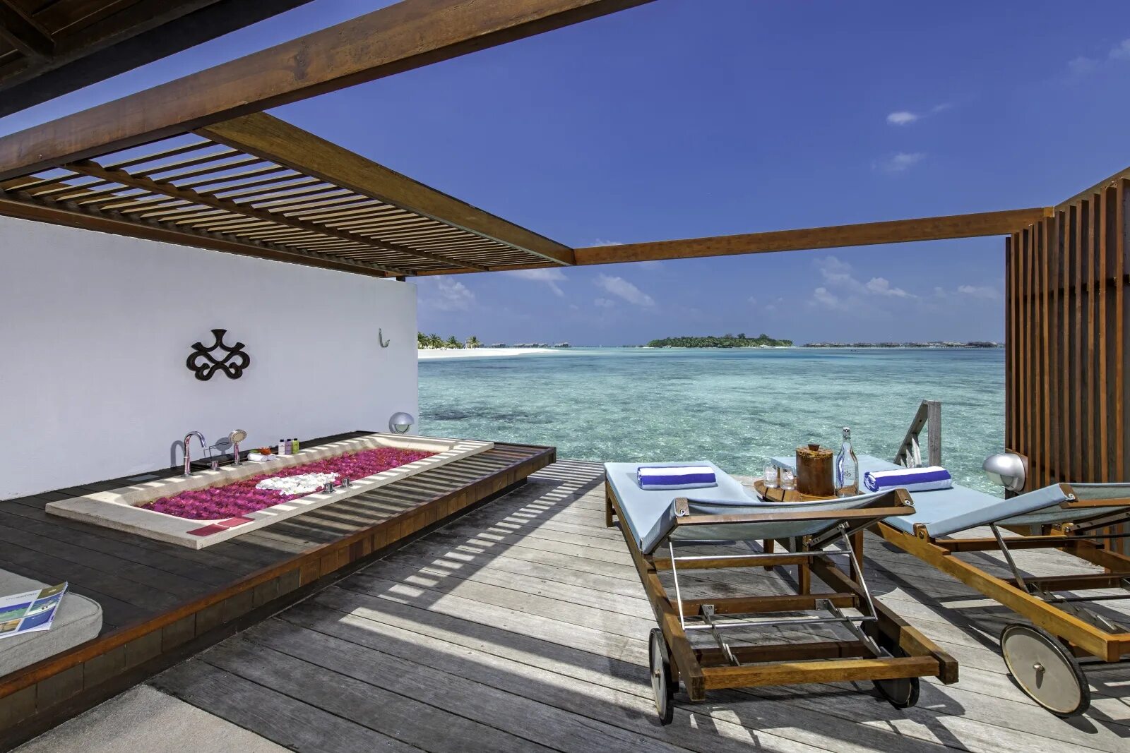 Вилла Наутика Мальдивы. Villa Nautica (ex. Paradise Island Resort & Spa) 5*. Villa Nautica (Paradise Island) (Lankan Finolhu, North male Atoll).
