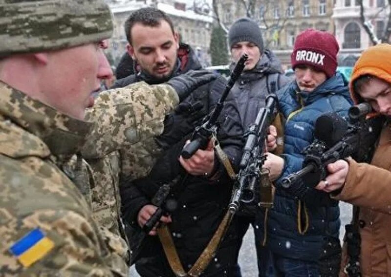 Парубий на Майдане. Парубий и Снайперы на Майдане. Пашинский Евромайдан 2014. Участники майдана