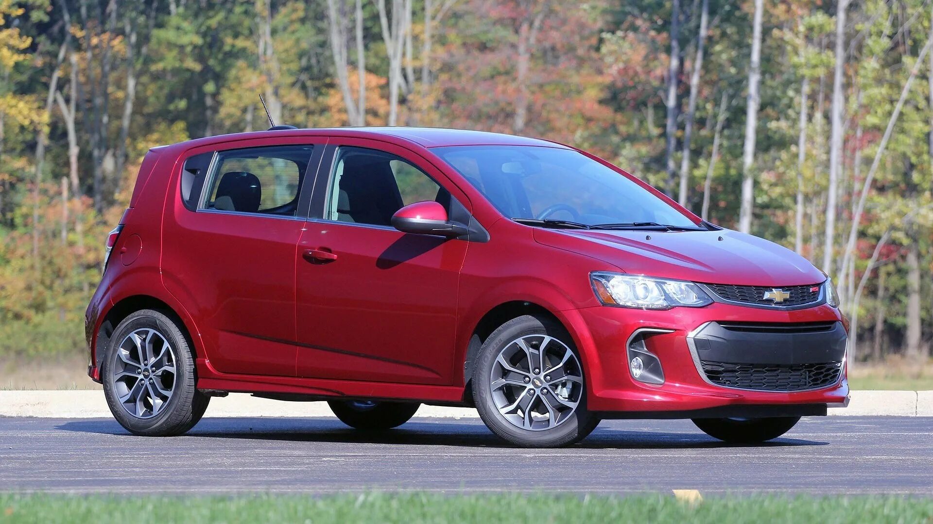 Chevrolet Sonic 2020. Chevrolet Sonic 2020 хэтчбек. Chevrolet Sonic 2021. Chevrolet Sonic RS 2021. Купить шевроле м