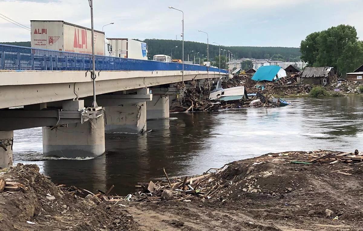 Наводнение в Иркутской области 2019 Тулун. Река в Тулуне Иркутской области. Город Тулун Иркутская область наводнение. Иркутская область 1 июля