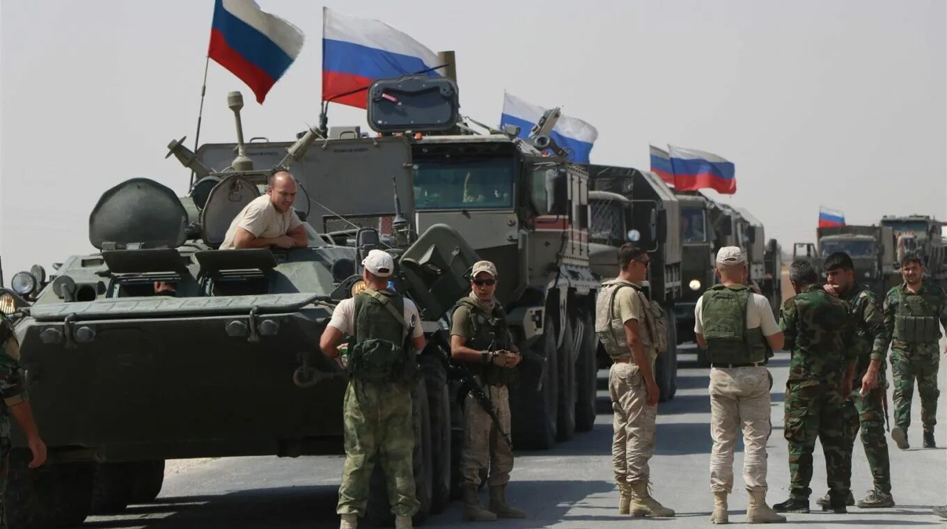Российские войска заходят. Российская военная колонна. российские миротворцы в сирии. переброска российских войск в сирию. миротворцы в сирии.