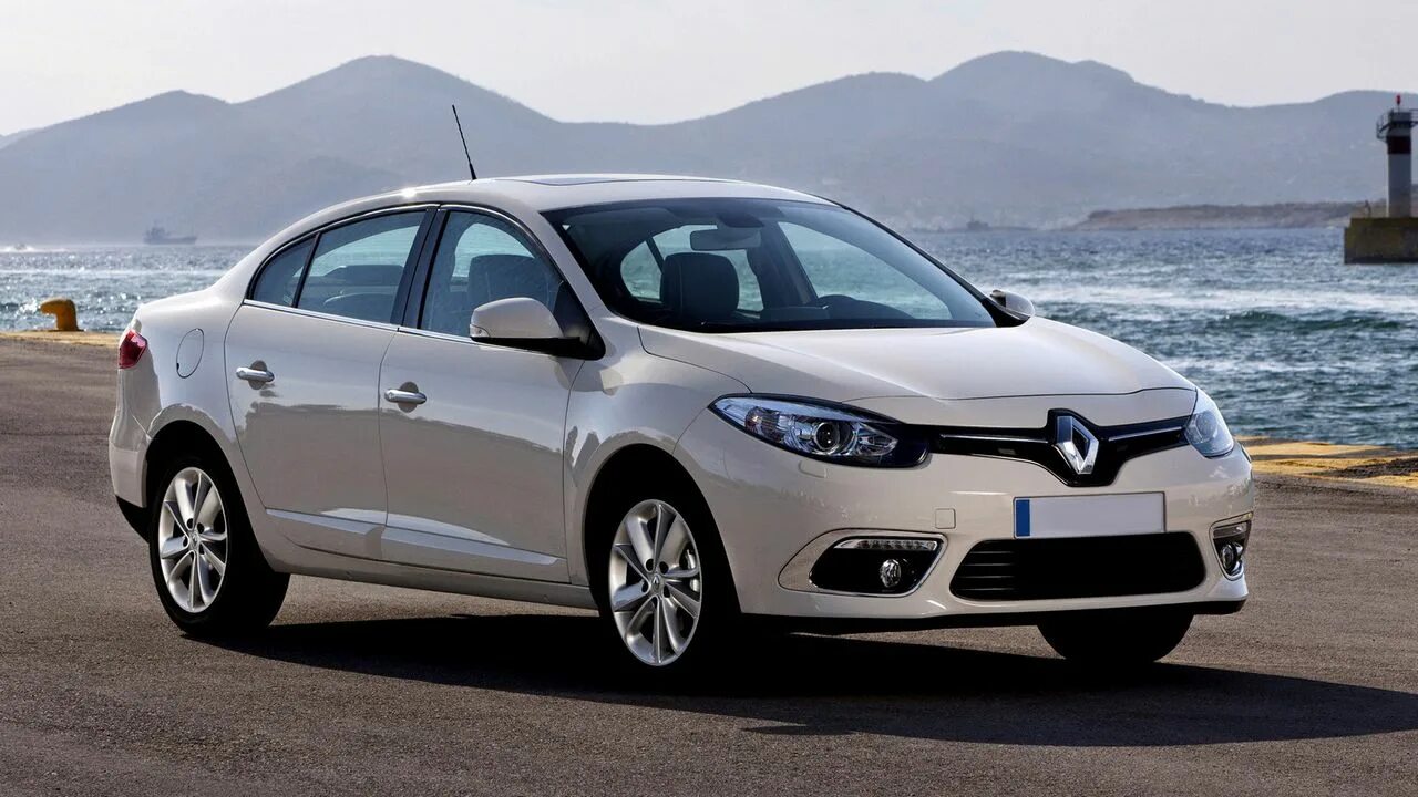 Renault флюенс. Renault Fluence 2015. Renault Fluence 2012. Renault Fluence 2013. Рено Флюенс седан.