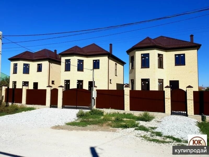 Станица анапская ул раевская д 67 трехэтажный дом. Дом в анапе. Анапа дома в анапской. Анапа дома в анапской. Дача пугачевой в анапе.