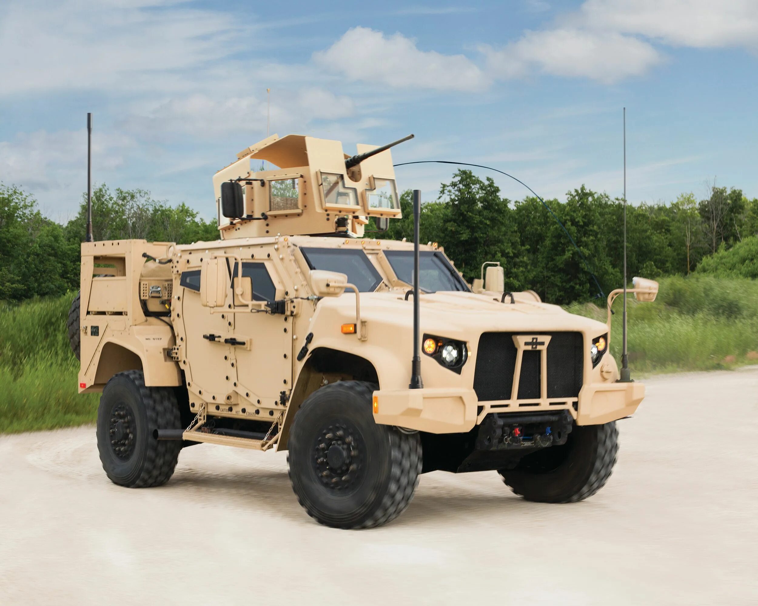 Oshkosh l-atv. Броневик hmmwv jltv. Tactical vehicle. Американский бронеавтомобиль ошкош. Броневик хамви.