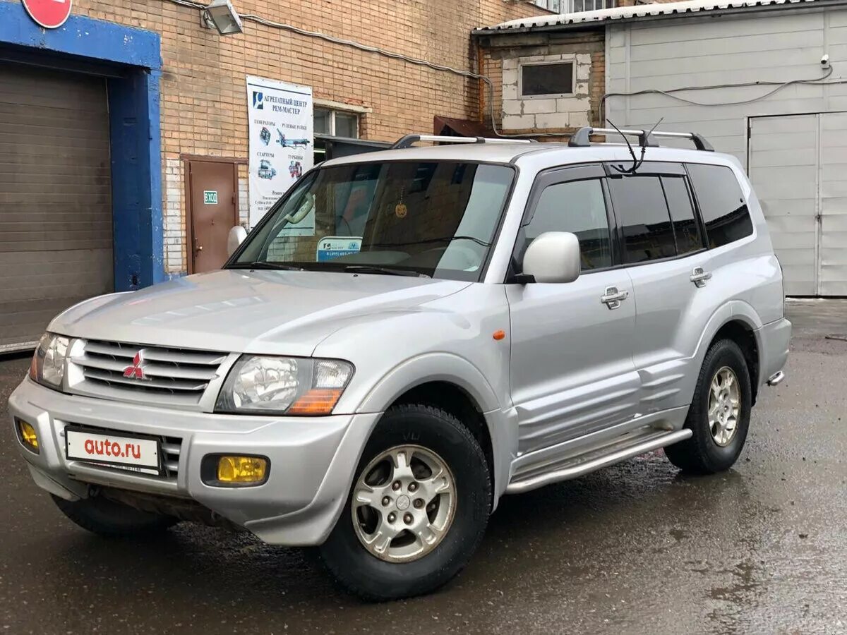 Pajero 2000 год. Митсубиси Паджеро 3 2000. 2000 Mitsubishi Pajero III. Mitsubishi Pajero 2000. Митсубиси Паджеро 4 2000.