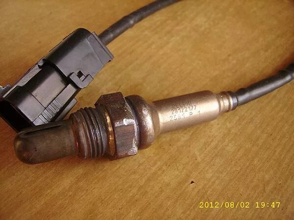 Датчик кислорода 2110 16кл. Лямбда зонд ваз 21 10. Кислородный датчик ваз 2114. Лямбда зонд ваз 2110. Датчик кислорода 2109-2115.